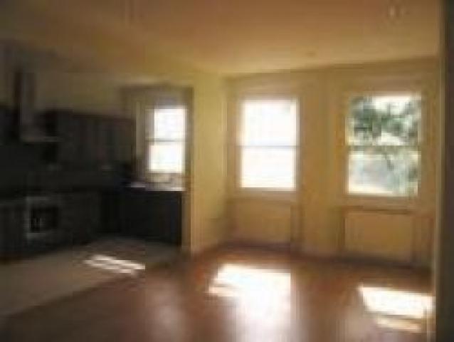 			4 Bedroom, 1 bath, 1 reception Flat			 Fellows Road, SWISS COTTAGE/BELSIZE PARK